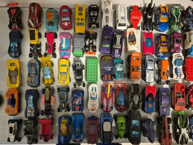 Lote Hotwheels 114 Unidades
