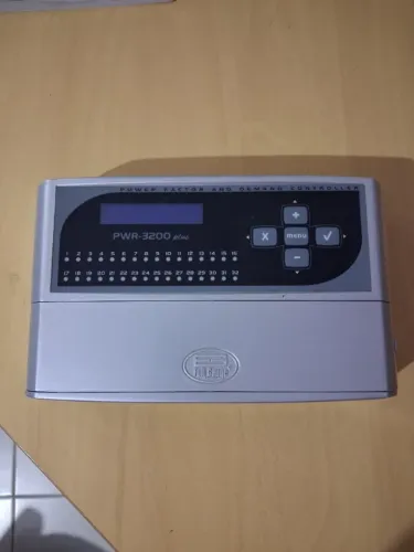 Controlador de demanda e fator de potência pwr 3200 plus