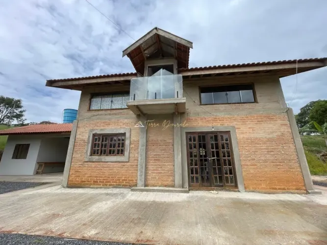 Casa à Venda no Bairro do Baú em  São Bento do Sapucaí - SP