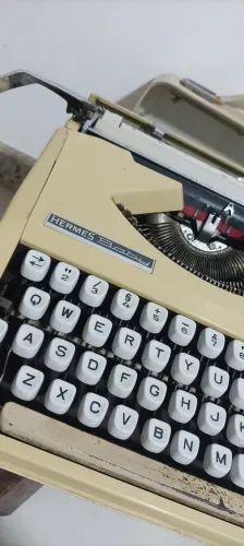Máquina de tatilografia 
