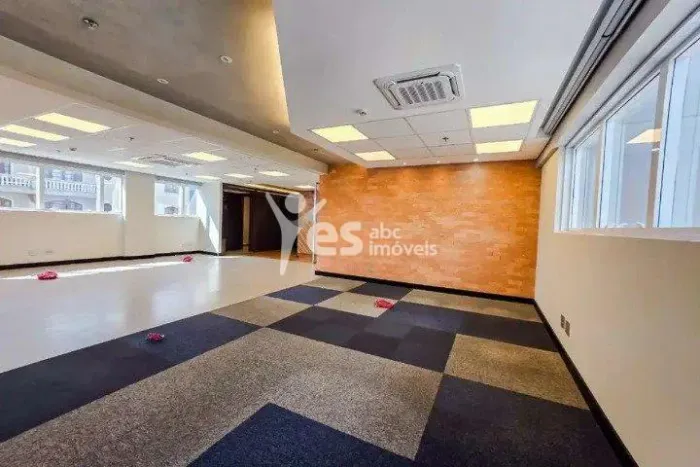 Sala comercial com 187m², 4 banheiros, 4 vagas - Jardim Bela Vista REF: 20378