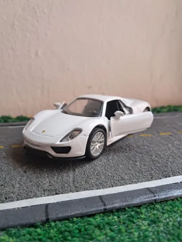 miniatura porsche 918 spyder branca 1/38