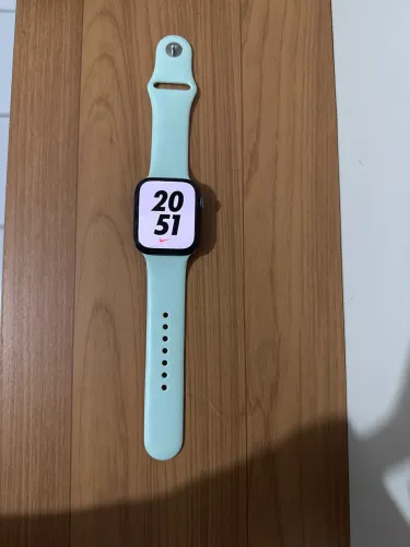 Apple Watch Séries 7 45mm Nike