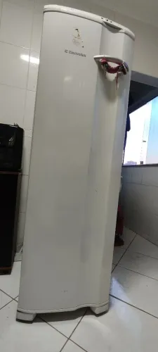 Freezer Vertical Electrolux - Excelente Estado - R$ 1.300