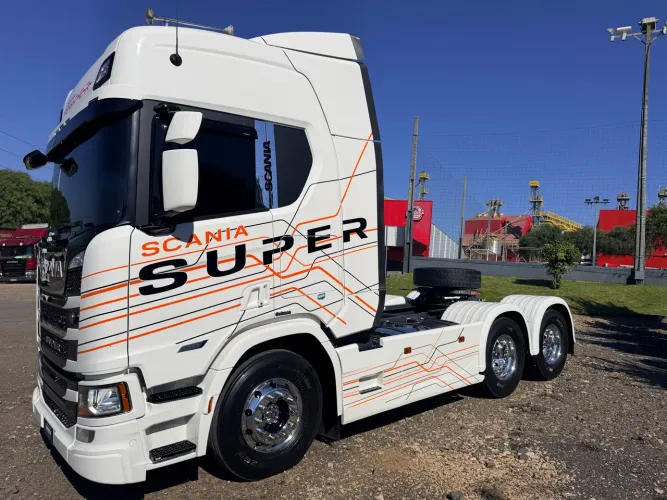 Scania R 560 super 6x4 2023