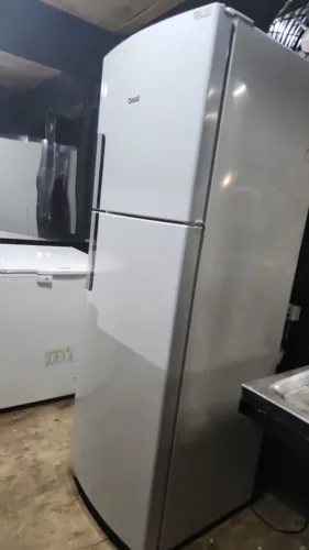 Geladeira e Freezer e Micro-ondas 