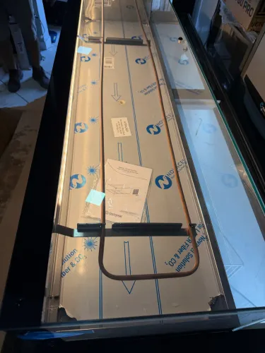 Vitrine Refrigerada de Bancada sem Bandejas GVRS200 Preta Gelopar 220V