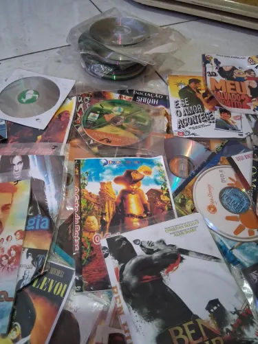 DVDs variados mais de 150
