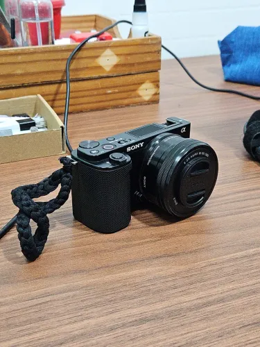 Sony zv e 10 + lente 16-50 do kit + bateria original