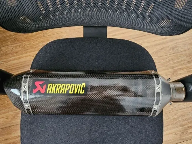 Ponteira Akrapovic Original Fibra de Carbono 55mm