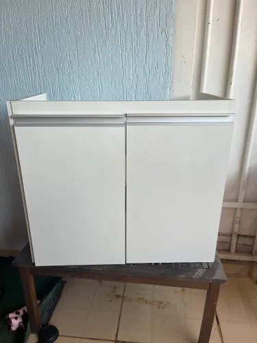 Armário de embutir + portas box banheiro 