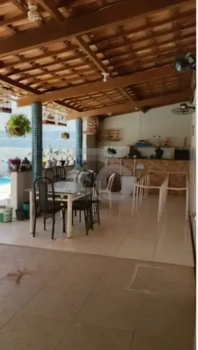 Casa no Loteamento Paraíso do Sul - Bairro Santa Lúcia com 4 Quartos, 3 Garagens, Piscina