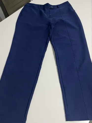 Calça alfaiataria azul marinho