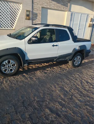 Fiat Strada Adventure1.8/ 1.8 Locker Flex CD 2012
