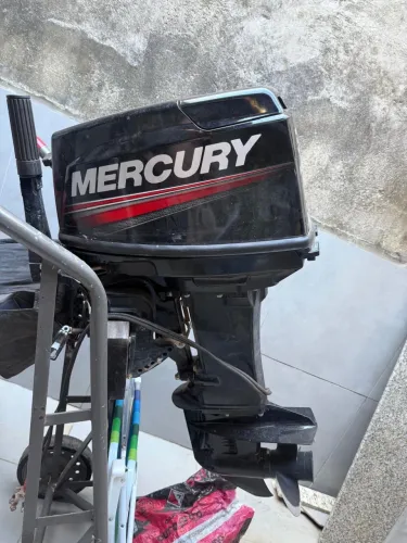 Vendo motor de popa 30HP partida elétrica 