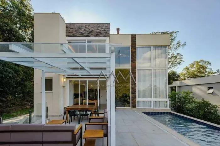 Casa Mobiliada para Locação e venda no Condomínio Quintas do Sol | 347 m² - 4 quartos.