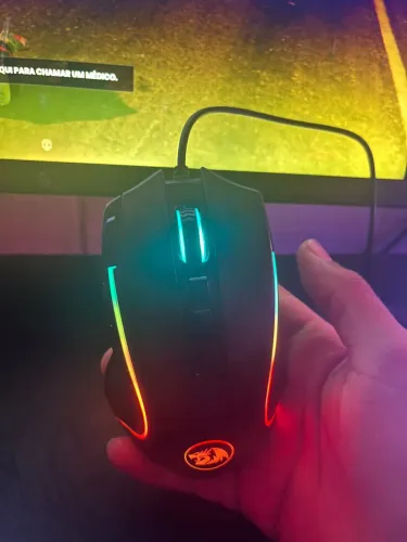 Mouse gamer 8 mil de dpi muito bom