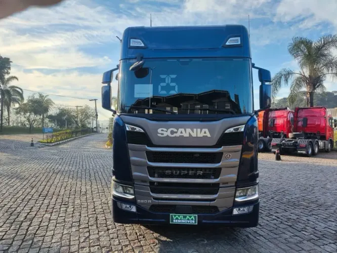 SCANIA R560 A6X4.