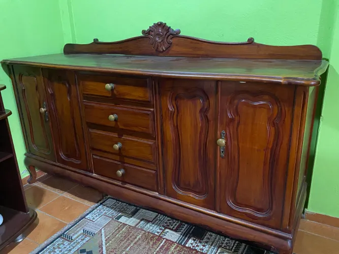Armário madeira maciça