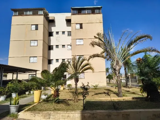 Apto Térreo Bairro Bom Jesus a 5 min do Centro, 2 quartos, Armários na cozinha e banheiro