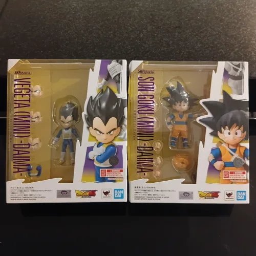S H FIGUARTS DRAGON BALL Z DAIMA MINI GOKU E VEGETA
