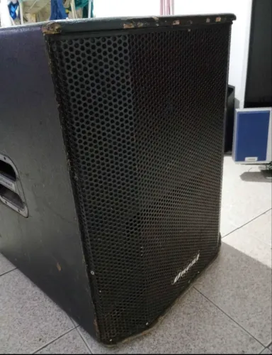 Caixa ativa subgrave oneal 1000w  15 polegadas