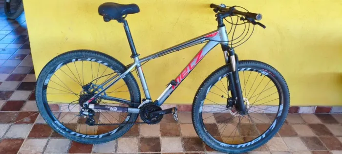 Bicicleta METZ Aro 29 + Pneu Pirelli Novo + Vários Acessórios