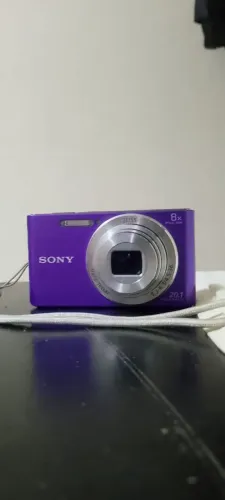 Sony Cyber-shot DSC-W830 roxa.