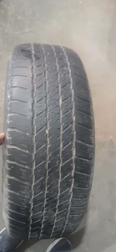 Pneus roda 18 para pick-up semi novos 