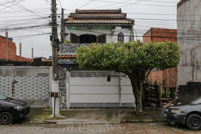 Sobrado Moderno à venda em Suzano: Conforto e Segurança!