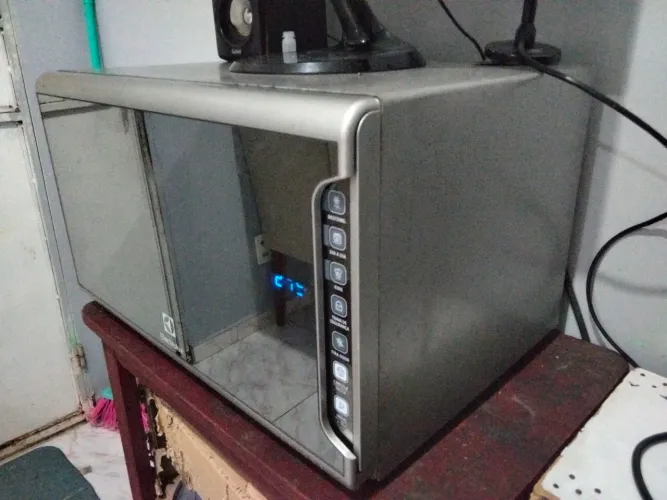 Microondas semi novo 