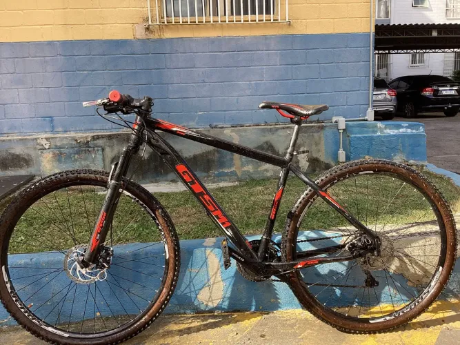 Bike GTSM1 Aro 29 Shimano 90 DIAS de uso