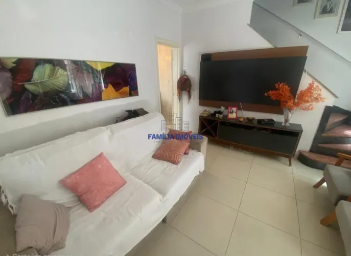 Casa à venda com 2 quartos sacada no Macuco Santos/SP