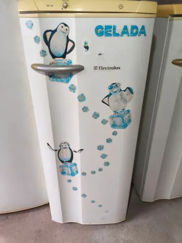 Geladeira Electrolux gelo seco 127w