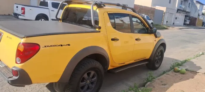 Mitsubishi L200 Triton Savana 3.2 CD TBI Dies. Mec. 2014
