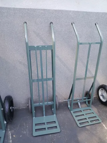 Vendo carrinho de carga é descarga tenho vários modelos disponíveis apartir de 260reais 