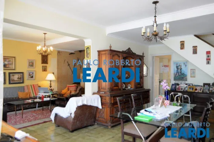 CASA DE VILA - POMPEIA - SP