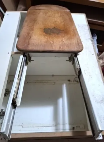 Tábua de Passar Roupas Dobrável e Retrátil em madeira maçiça