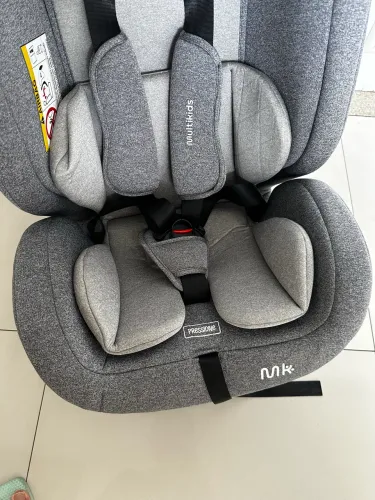 Cadeirinha de bebê para auto