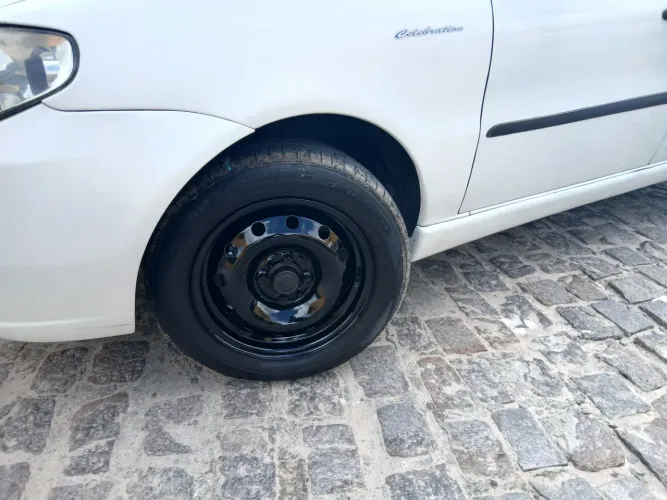 Fazemos pintura en rodas de ferro e de liga leve também trabalhamos com serv..de solda