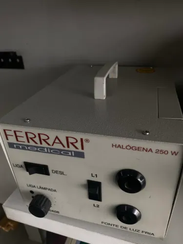 Fonte de luz Ferrari 