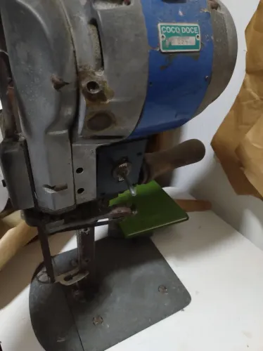 máquina de cortar industrial