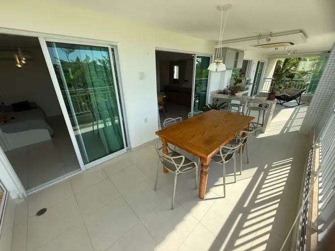 Apartamento no Golf Ville Porto das Dunas - 230m2 - 5 suítes - 4 vagas