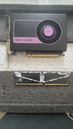 Placa de vídeo, fonte atx e RAM Ddr4