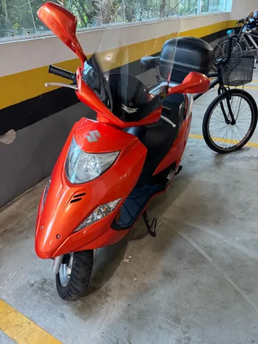Moto Burgman I - 125 CC 2016 Laranja