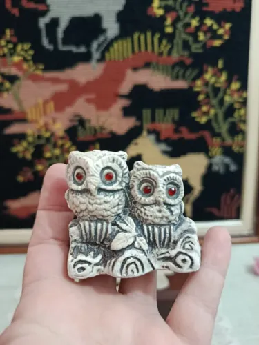 Miniatura Casal de Corujas Vintage com Olhos Vermelhos Reliquia