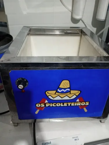 Máquina de fazer gelo saborizado
