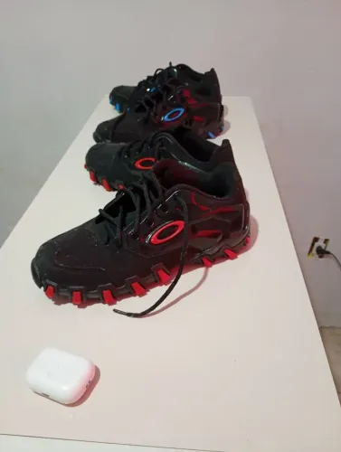 VENDO TÊNIS DA OAKLEY