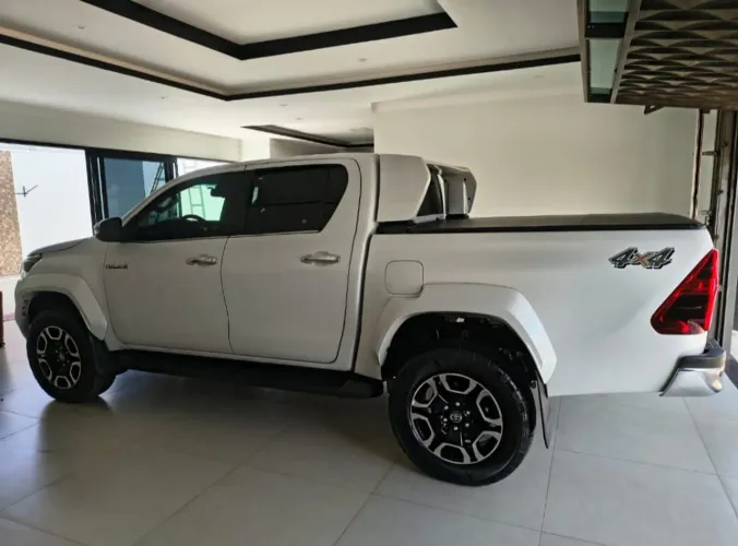 Toyota Hilux CD SRX Plus 4X4 2.8 TDI Die. Aut. 2025