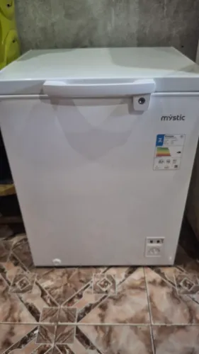 Vende-se este freezer novo 6  meses de uso,na garantia e com nota fiscal..1,300
